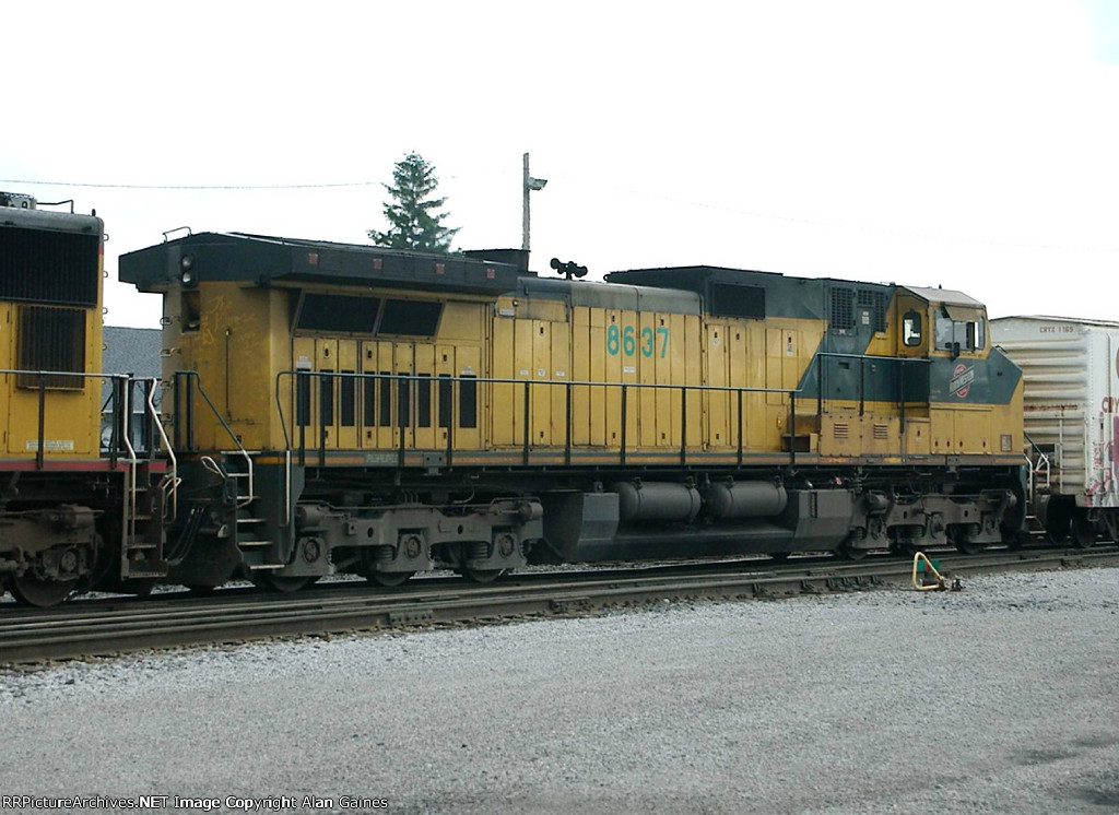 UP SD40T-2 8637